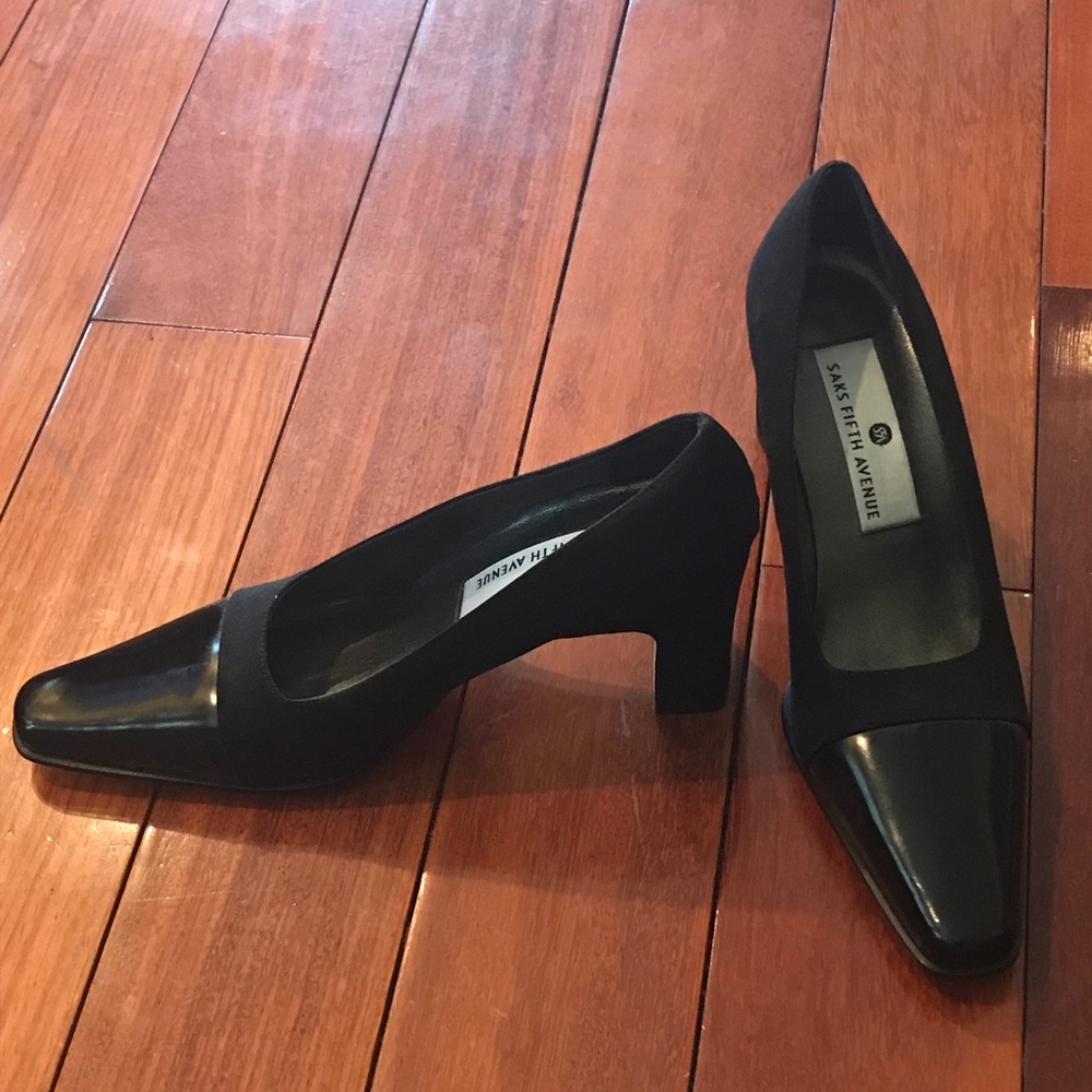 Saks Fifth off size 6 heels